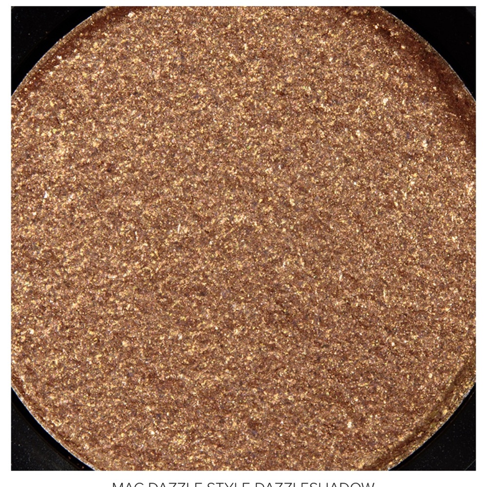 New! Mac Shimmering Eyeshadow - dazzle style - Picture 2 of 3